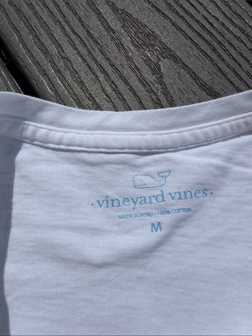 Vineyard Vines White Pocket Tee with Rainbow Palm Leaves Whale - Picture 2 of 5